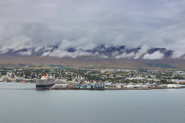 Cruise Ship Harbour Akureyri Eyjafjordur Iceland Europe — ストック写真