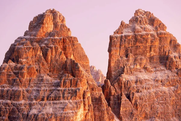 拉瓦雷多三峰 意大利语 Tre Cime Lavaredo Drei Zinnen 是意大利 欧洲最著名的白云石峰之一 — 图库照片