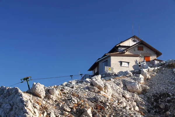 Rifugio Nuvolau Nuvolau Dağı Nın Zirvesine 2575 Metre Inşa Edilen — Stok fotoğraf