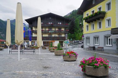 Avusturya, Avrupa 'daki Heiligenblut köyünün yaz manzarası