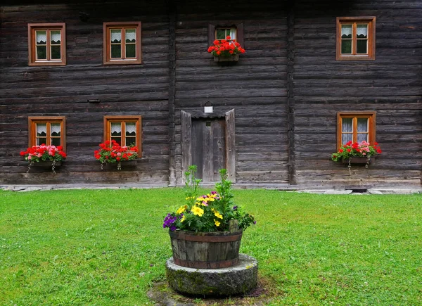 Arquitectura Tradicional Madera Tirol Del Sur Austria Europa —  Fotos de Stock