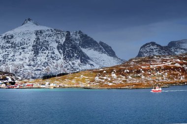 Flakstag sahilinin kış manzarası, Lofoten, Norveç, Avrupa