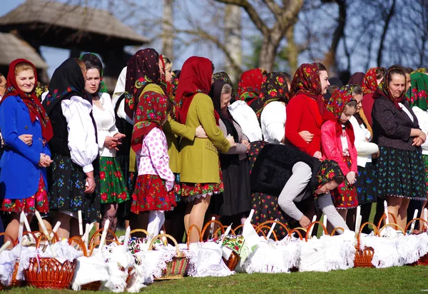 Local People Dressed Traditional Clothes Celebrating Easter Holidays Breb Village — Stock Photo, Image