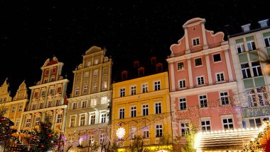 Geleneksel Renkli Eski Binalara Karşı Rynek Meydanı Festivali.