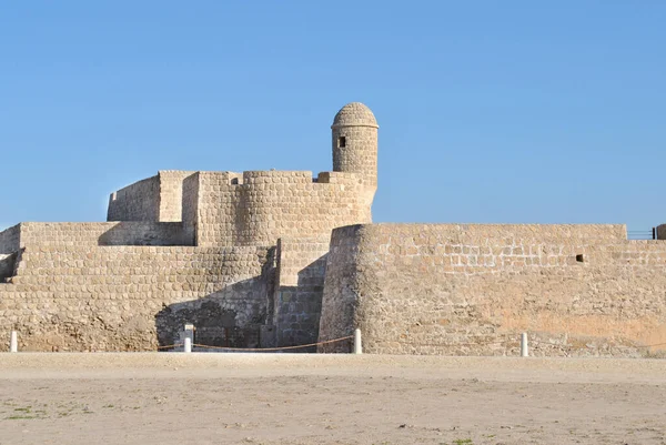 Château National Bahreïn Par Temps Ensoleillé Fort Qal Bahrain Photos De Stock Libres De Droits