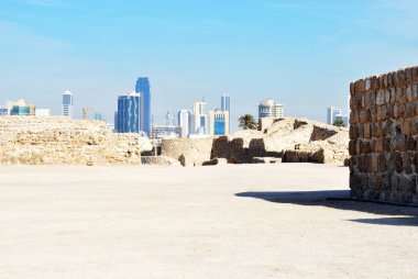 Güneşli bir günde Bahreyn Ulusal Fort Manzarası