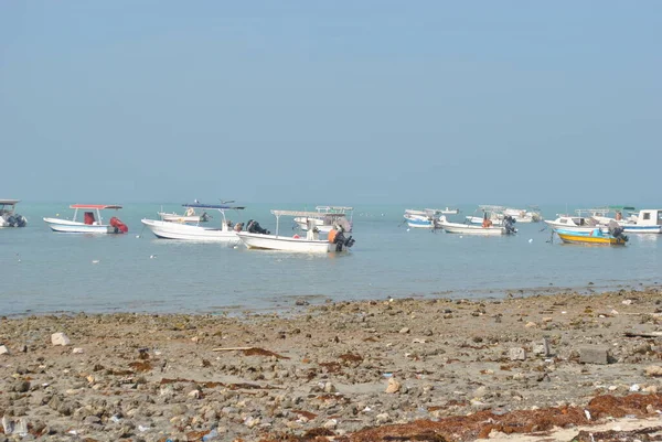 Pescadores Barcos Locais Dia Ensolarado — Fotografia de Stock