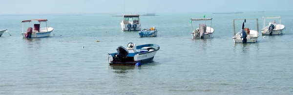Nelayan Perahu Lokal Hari Yang Cerah — Stok Foto