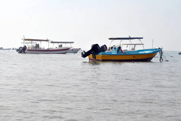 Nelayan Perahu Lokal Hari Yang Cerah — Stok Foto