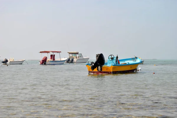 Pescadores Barcos Locais Dia Ensolarado — Fotografia de Stock