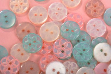 Pembe arka plan dikmek için şeker yığını