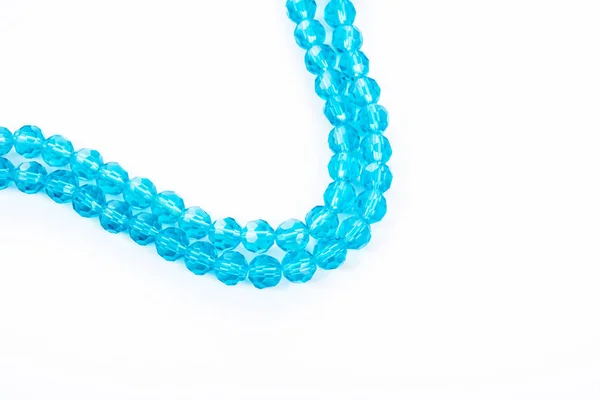 Schöne Light Blue Glass Sparkle Kristall Isoalted Perlen Auf Weißem — Stockfoto