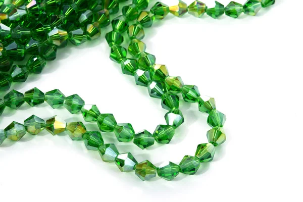 Hermosa Luz Verde Cristal Sparkle Crystal Isoalted Beads Sobre Fondo — Foto de Stock