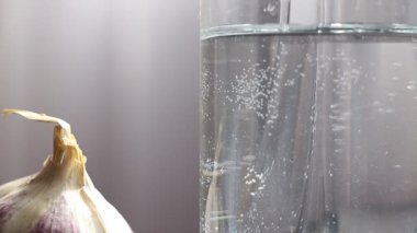 Sarımsaklı su tüm virüsleri yener