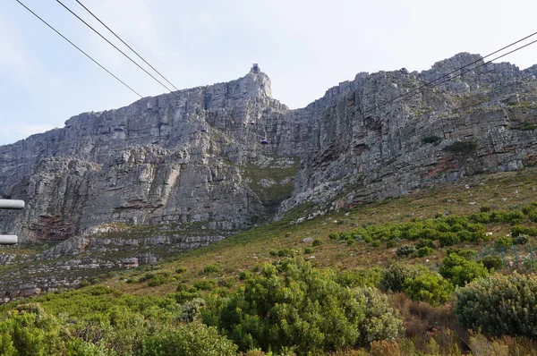 Tafelbergblick mit Seilbahn in Kapstadt, Südafrika. — Stockfoto