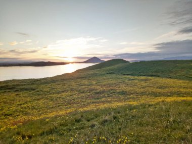 Güzel gün batımı, Lake Myvatn, İzlanda.