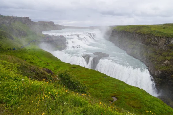 Gullfoss, İzlanda'nın ünlü şelale