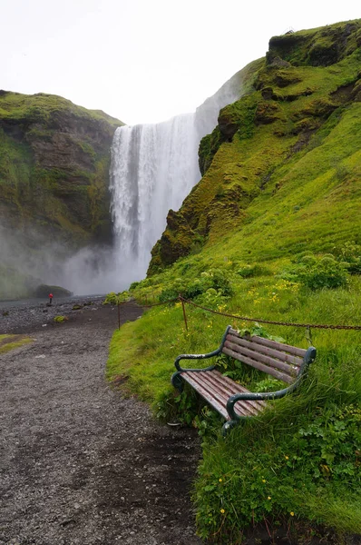 Skogarfoss, majestuosa cascada en Islandia . — Foto de Stock