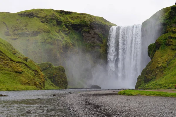 Skogarfoss, μεγαλοπρεπής Καταρράκτης στην Ισλανδία. — Φωτογραφία Αρχείου