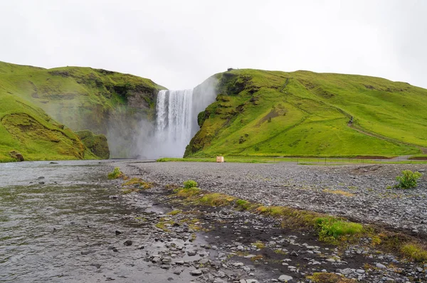 Skogarfoss, majestuosa cascada en Islandia . — Foto de Stock