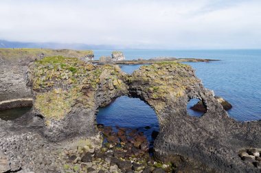 Gatklettur taş Arch adlı Snaefellsnes Yarımadası, İzlanda