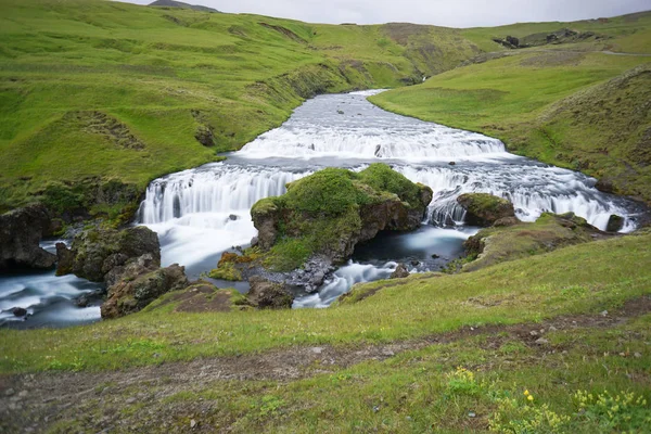 스 카 갈 파스 폭포, 아이슬란드의 마운틴 뷰. — 스톡 사진
