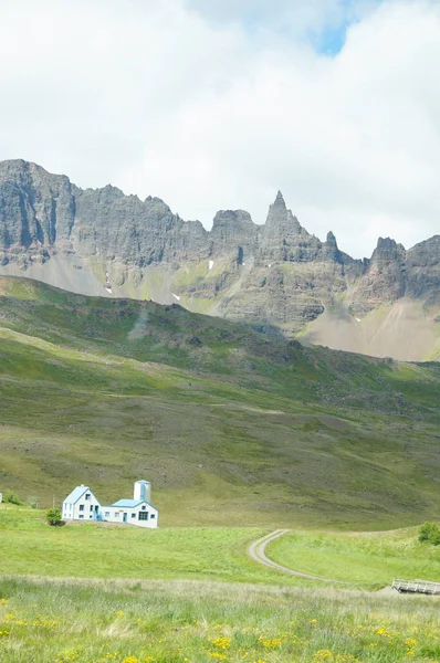 Прекрасный вид летом, Исландия — стоковое фото