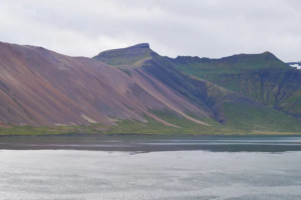 Güzel görünümü'nde yaz, İzlanda. — Stok fotoğraf