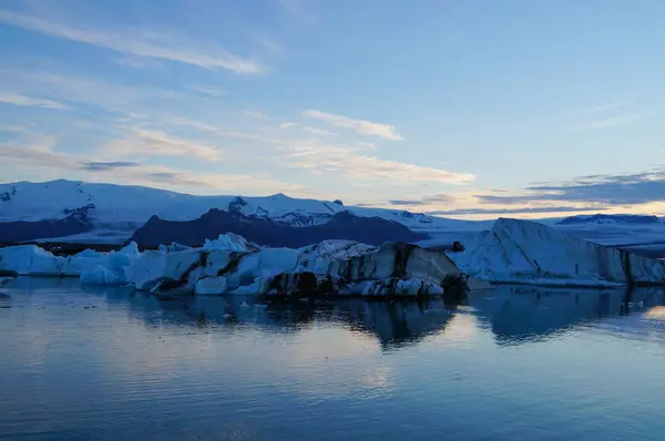 Buzdağları Jokulsarlon buzul Lagoon, ıslandı — Stok fotoğraf