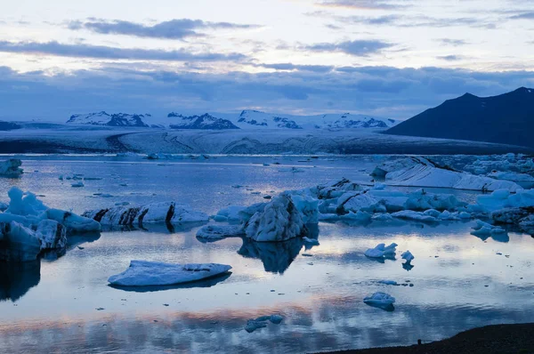 Paisaje con hielo en Jokulsarlon, Islandia —  Fotos de Stock