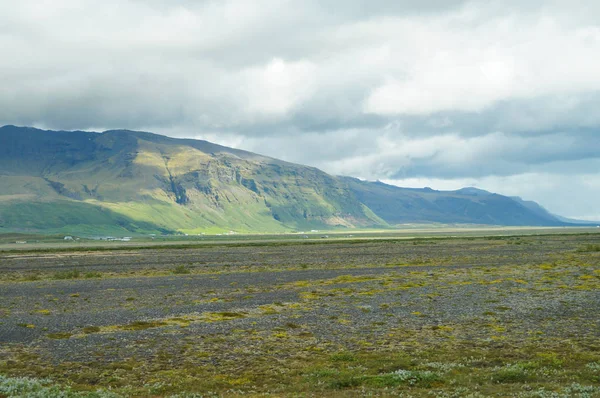 Gyönyörű kilátás a nyáron, Izland. — Stock Fotó