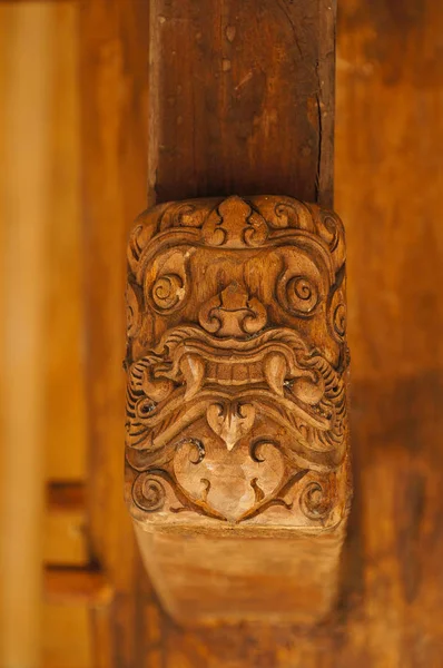 Ukiran kayu raksasa untuk dekorasi, Thailand . — Stok Foto