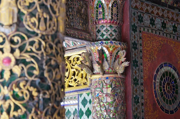 Belo pólo de Wat Phra Kaew Don Tao, Lampang, Northern Thail — Fotografia de Stock