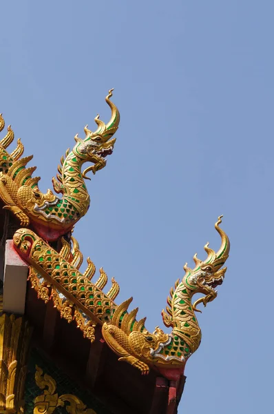 Piękny fragment świątyni Tai Sanuk Pong Wat w Lampang, Thaila — Zdjęcie stockowe