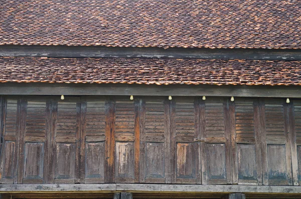 Wooden Lanna barn in Lampang,Thailand. — Stock Photo, Image