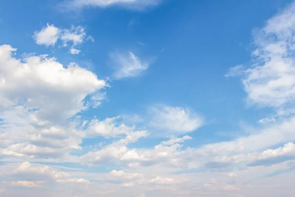Weiße Wolken Blauen Himmel Hintergrund Textur lizenzfreie Stockfotos