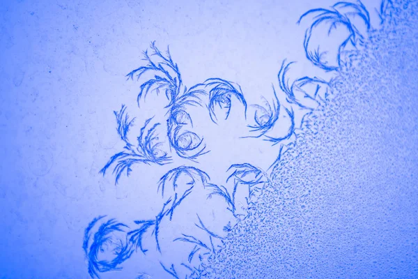 Penceredeki kar desenleri