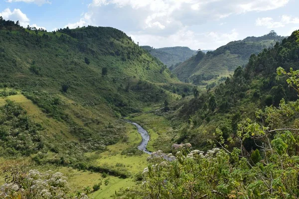 ケニアの田舎 ニエリ郡の山と谷の景色 — ストック写真