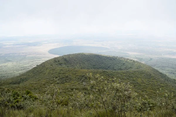 Caminhadas Nas Formações Rochosas Vulcânicas Cênicas Monte Longonot Quênia — Fotografia de Stock