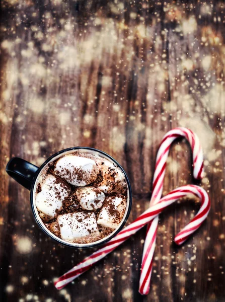 Kopp varm choklad med marshmallows — Stockfoto