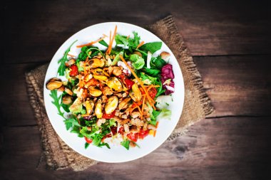 lezzetli deniz ürünleri salatası