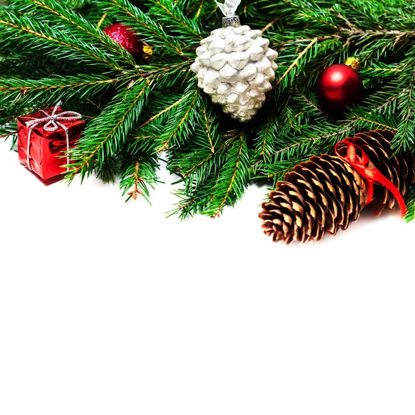 Boże Narodzenie fir tree brunch na białym tle — Zdjęcie stockowe
