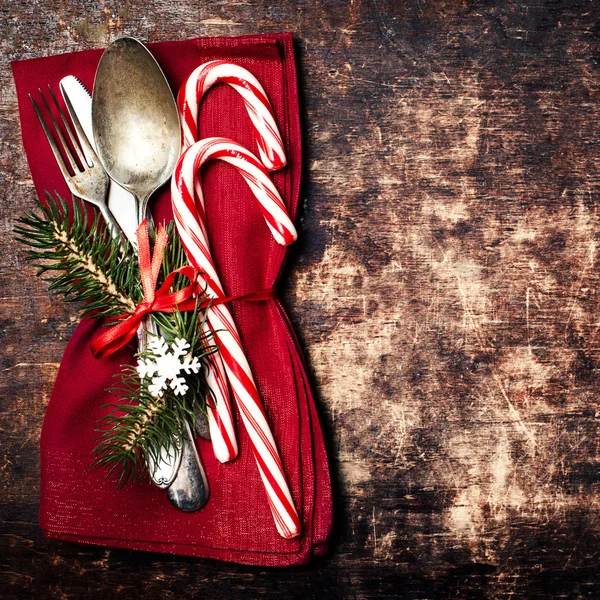 Röd jul bord plats inställning — Stockfoto