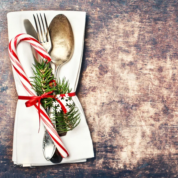 Red Christmas table place setting — Stock Photo, Image