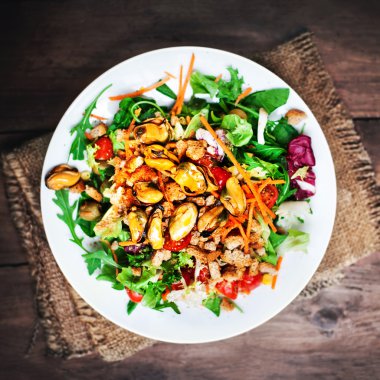 lezzetli deniz ürünleri salatası 