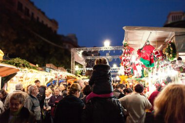  Noel pazarı Santa Llucia Fuarı