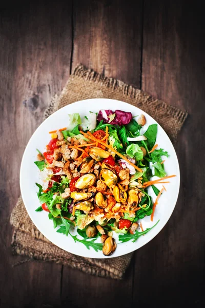 Salada de frutos do mar deliciosa — Fotografia de Stock