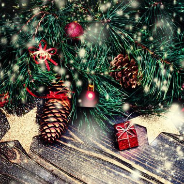 Süslü Noel ağacı