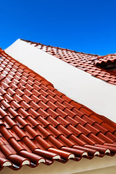 Evin çatı kiremitleri — Stok fotoğraf