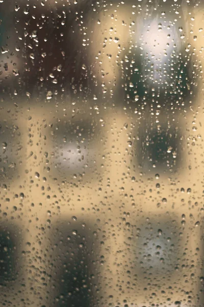 Gotas de lluvia en la ventana — Foto de Stock